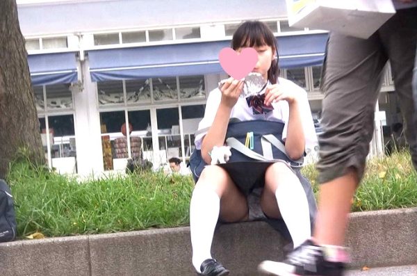 まだまだ無防備なかわいい制服○ちゃん