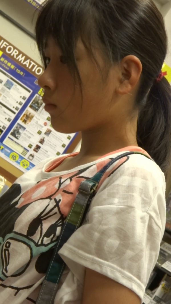 【アウチラロリ】【超美少女】【日本のノーブラ天使】発育途中の妖精の見えてはいけない中身が・・・03