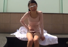 ◆フルHD 高画質 超マニアック動画◆オシッコを我慢する女の一部始終【ひとみ　２４歳】