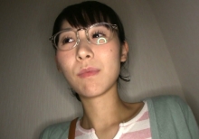 地味すぎる腐女子に5千円渡してフェラさせてみた