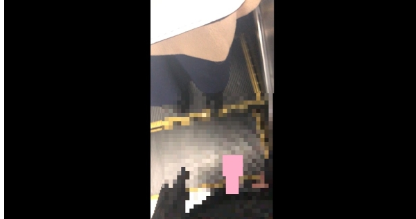 【ぶっかけ未遂】若い娘達に背後から忍び寄る