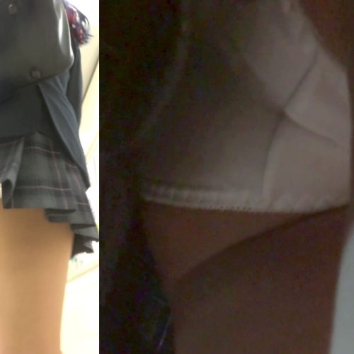 パンチラ盗撮 制服女子 ミニスカすぎて駅構内でもパンチラ見せつけ