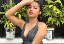 [34-02]T-シャツで何歳かがわかるteen Pinay studentが小柄で何だか可愛い、友達もたくさんいるみたいだし、ピンクの制服も可愛いの画像たちその2 [403pics+おまけvidz]