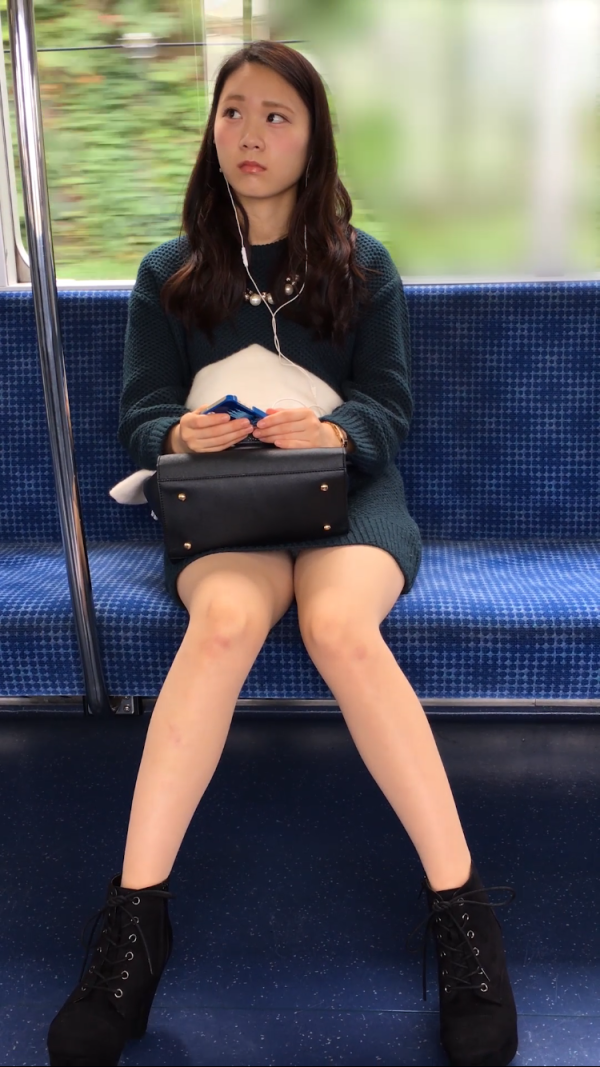 超絶美人女子大生！の対面パンチラ１