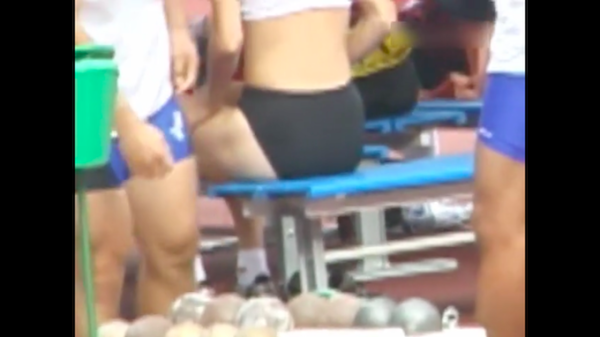 スポーツのお尻を凝視