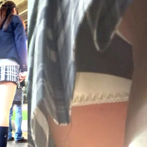 パンチラ盗撮 制服女子 重ねから思い切りハミ出した白パンツ