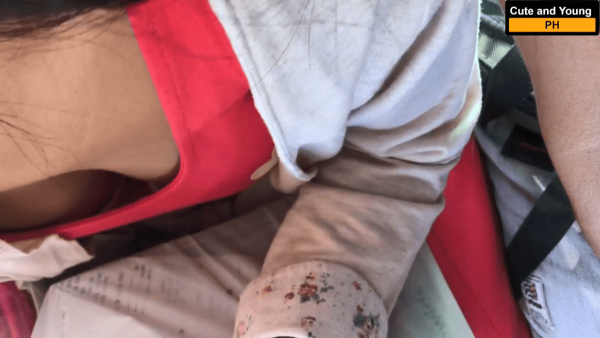 [37-02]フィリピンのJeepneyに乗車中、隣の若いJD Pinayの谷間を覗いてみた風な動画、コロナ禍前その2