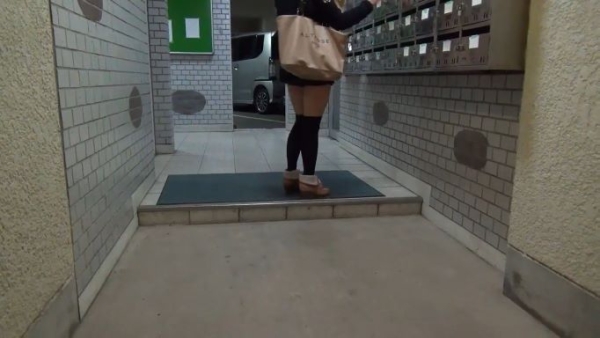 ミニスカロ〇娘を尾行