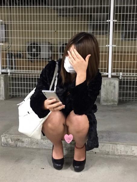 座り込みパンチラ