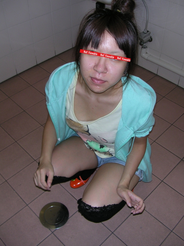 【Diceの妄想素人図鑑 031】トイレでぶっかけ！オタ系女子にはザーメンがお似合い！？