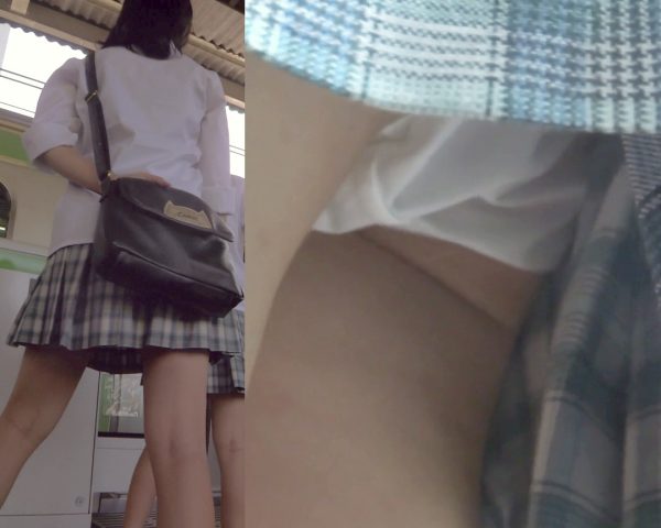 パンチラ盗撮 制服女子 電車内で白パンツもろ見え
