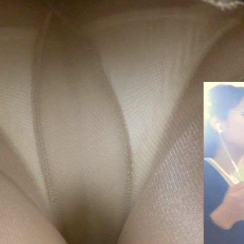 [★顔出し]パンチラ盗撮 かわいいOLさん パンストの中の白パンツに超接近