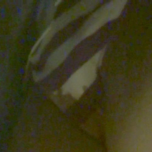 パンチラ盗撮 制服女子 縞パンツをフロントから強引撮影 しかも生理中で血だらけパンツ