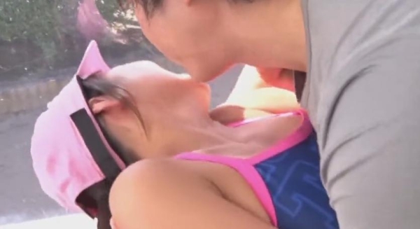 【MM号】媚薬塗り人形と知らず人工呼吸するLIFEセーバー美女→ソッコー痴女化し激ハメSEX！！