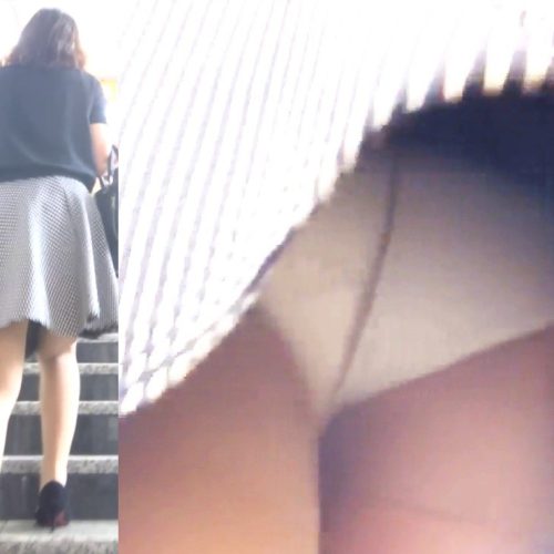パンチラ盗撮 OLさん 白パンツがヒラヒラスカートの中に