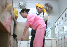 JKギャル達の女風呂（脱衣所＆洗い場）