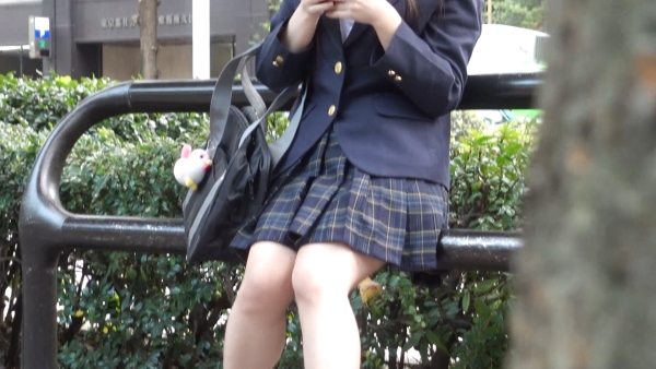 【電車痴漢 & 連れ込みエッチ】【潮吹き放題の美人女子〇生】【パイパンピュアなマ〇コに精子を２連発！】★心身ともにスケベ覚醒 ★神回