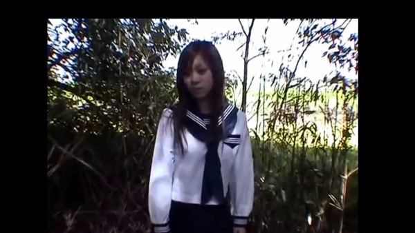 【リアル青姦】制服少女と山で生ハメ