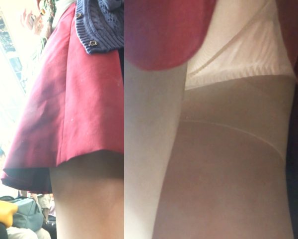 パンチラ盗撮 女子大生 赤いミニスカに白パンツ
