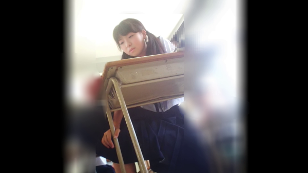 J〇授業中パンチラ