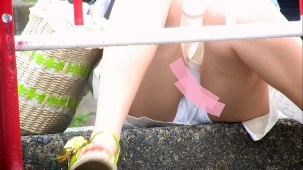 清楚可愛い乙女の日焼け処理のしぐさ