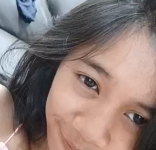 [09-06]19のPinay studentがセルフで撮るマニラ近郊の高級高層マンションでの1人暮らし動画、22秒と短めですが際どいので一時停止が必須の動画[adult][修正・再アップロード版]