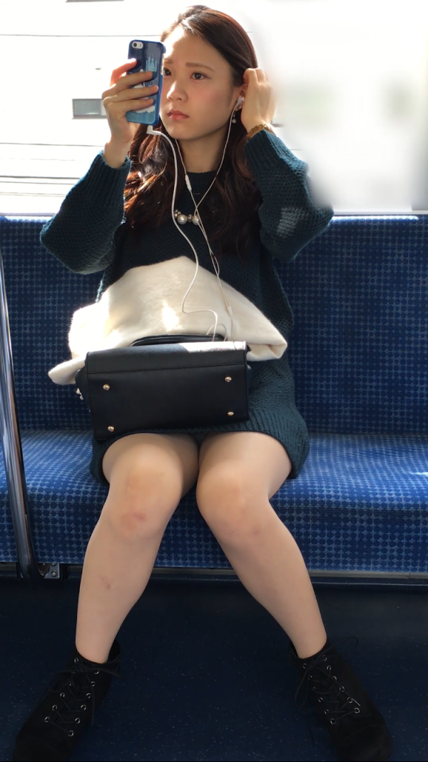超絶美人女子大生！の対面パンチラ１