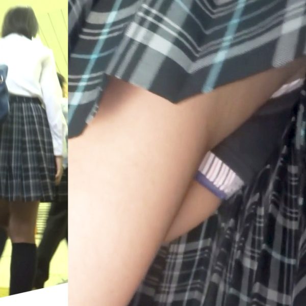 パンチラ盗撮 制服女子 重ね履きからハミ出した縞パンツ
