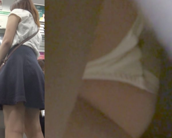 パンチラ盗撮 女子大生 彼氏が隣にいるのに強引に白パンツ撮影