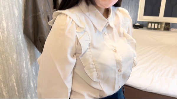 【個人撮影】借金がある現役女子大生を援助。初ハメ撮りでやりたい放題しちゃいました※流失防止の為本数限定。エロさ爆発のセックス！中出しなどやりたい放題！