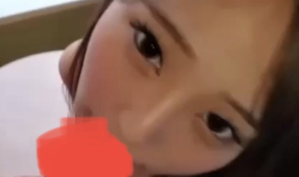 エロ可愛い女の子♪撮られるのが大好き♪クラスで人気上位の顔とスタイル♪