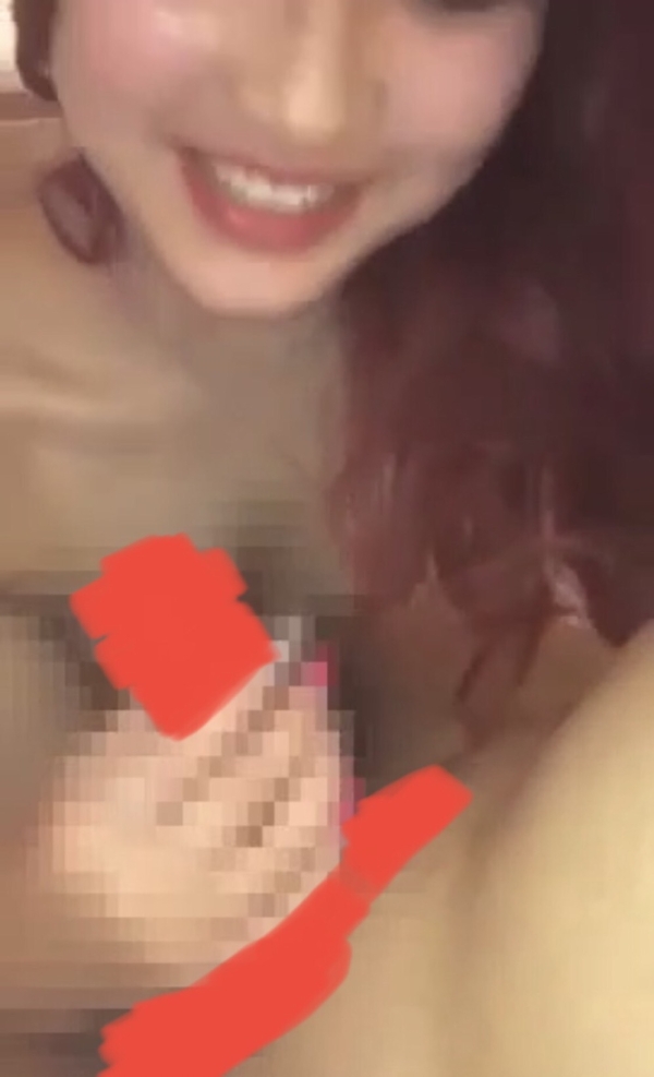 ピンク髪のオタク女子♪路上でナンパしてそのままホテルへ♪