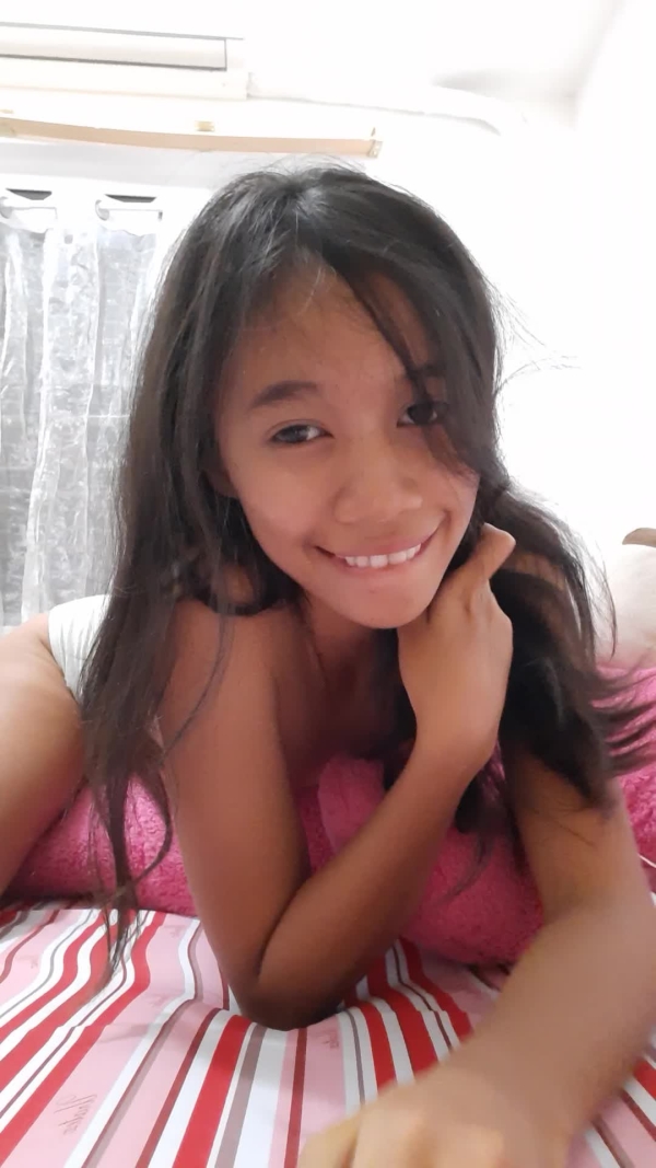 [09-05]19のPinay studentがセルフで撮るマニラ近郊の高級高層マンションでの1人暮らし動画、non-adultだと思い込んでてもう一度観てみたらマイルドエロ動画だったのでこれが彼女にとっての自然体です。という動画[修正・再アップロード版]