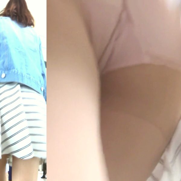 パンチラ盗撮 女子大生 ピンクパンツを駅の階段で激写