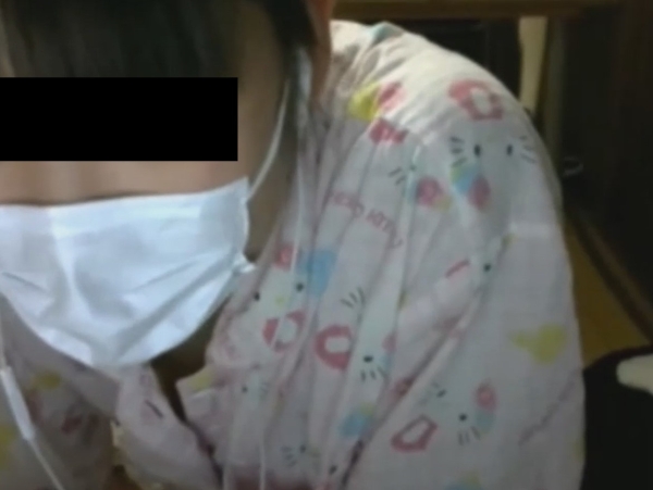 j〇風ロリ美少女　かわいいパジャマのボタン空ける　配信風
