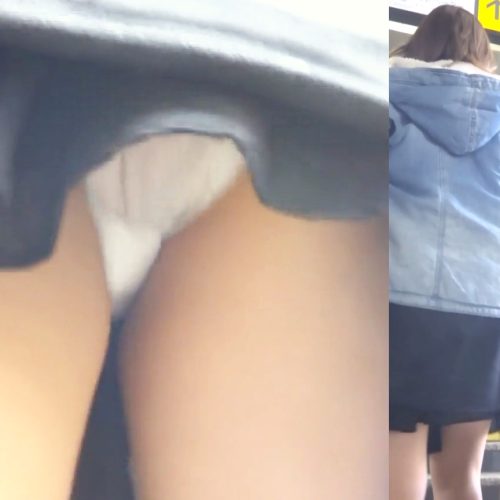 パンチラ盗撮 女子大生 階段でヒラヒラスカートから見える白パンツ