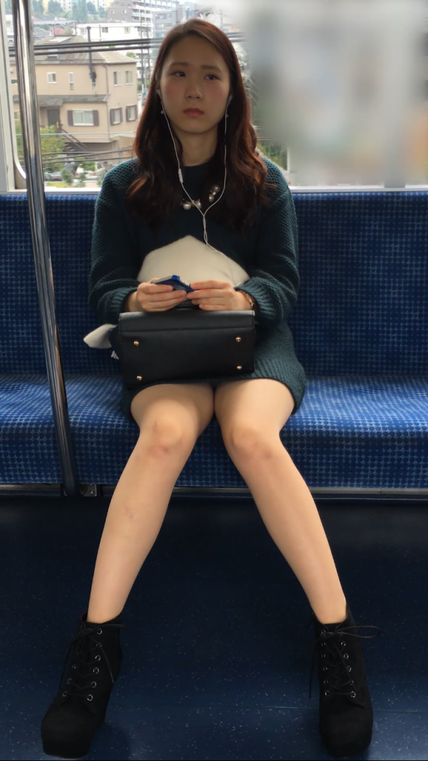 超絶美人女子大生！の対面パンチラ２