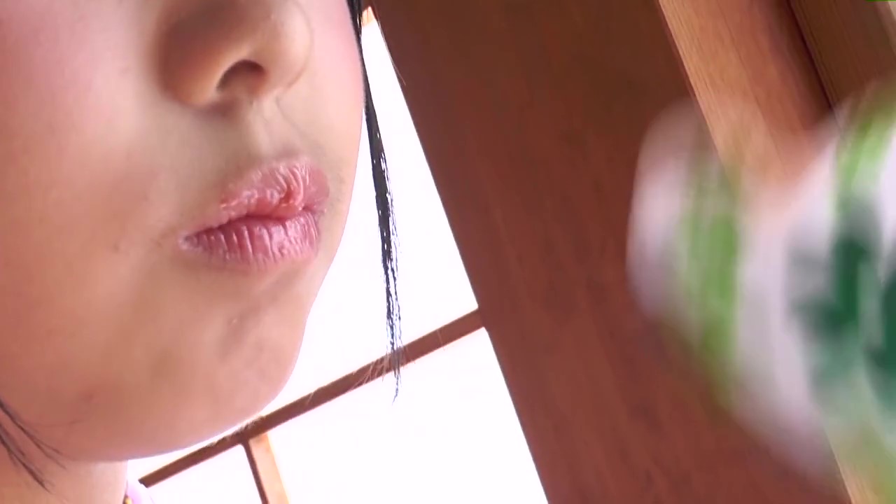 小林桃華 – 太陽とサマースクール - frame at 2m51s